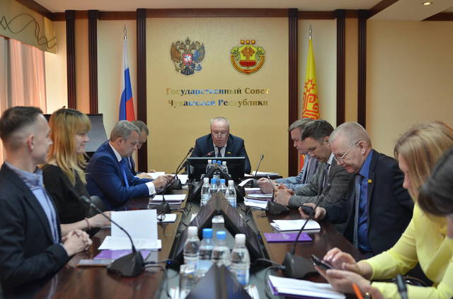 Директор института П. Краснов принял участие в заседании Комитета Госсовета республики по социальной политике и национальным вопросам