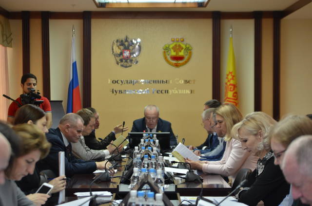 28 мая состоялось заседание Комитета по социальной политике и национальным вопросам под председательством Вячеслава Рафинова