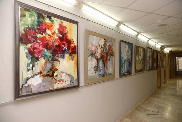 В республиканском парламенте открылась галерея работ Заслуженного художника Чувашской Республики Александра Ревельевича Федорова