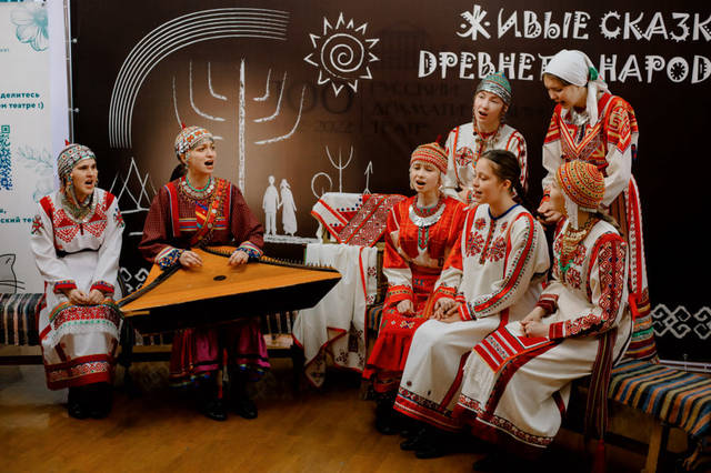 В Русском драматическом театре состоялась премьера спектакля «Живые сказки древнего народа»
