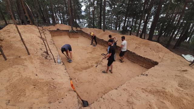 Археологи ЧГИГН завершили раскопки «Чебоксарского городка»