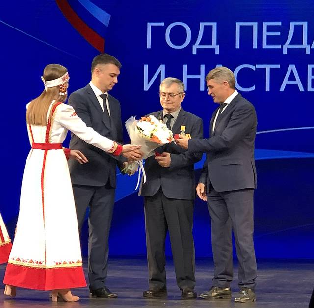 Михаил Кондратьев награжден орденом «За заслуги перед Чувашской Республикой»