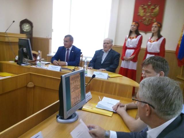 Л.П. Сергеев профессора халалланă ăслăлăхпа практика конференцийĕнче