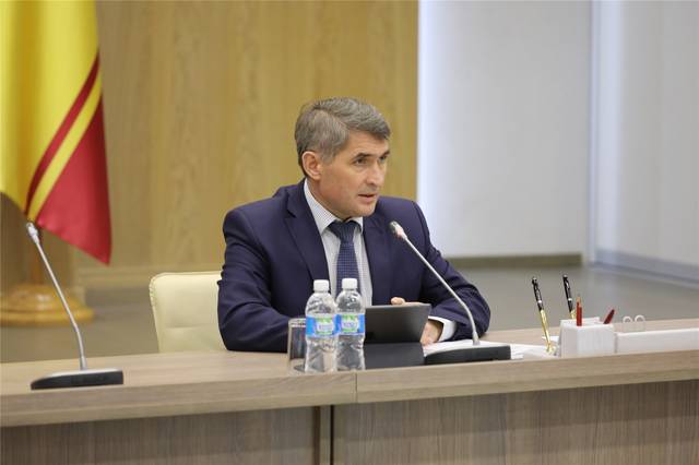 Чăваш Республикин Пуçлăхĕн тивĕçĕсене вăхăтлăх пурнăçлакан Олег Николаев православи христианĕсене Мăнкунпа саламлани