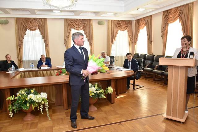 Смирнова Надежда. Чăвашлăх ĕçĕн хастарĕсемпе тĕл пулчĕ // Хыпар. - 2020. - Çурла, 5.