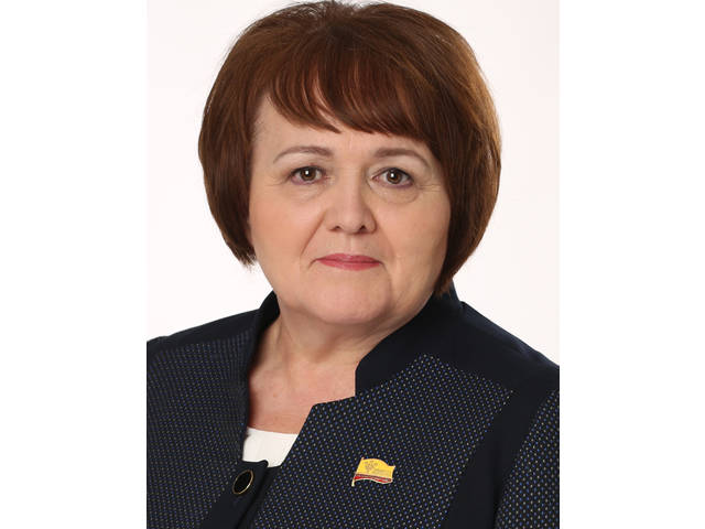 Чӑваш Республикин Патшалӑх Канашӗн Председателӗ А.Е. Егорова Учитель кунӗпе саламлани
