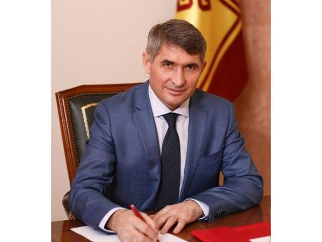 Чăваш Республикин Пуҫлăхĕ Олег Николаев Раҫҫей Федерацийĕн Конституцийĕн кунĕ ячĕпе саламлани
