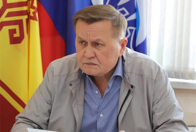 Директор института, депутат Петр Краснов ответил на вопросы граждан, поступившие в Общественную приемную Госсовета Чувашии
